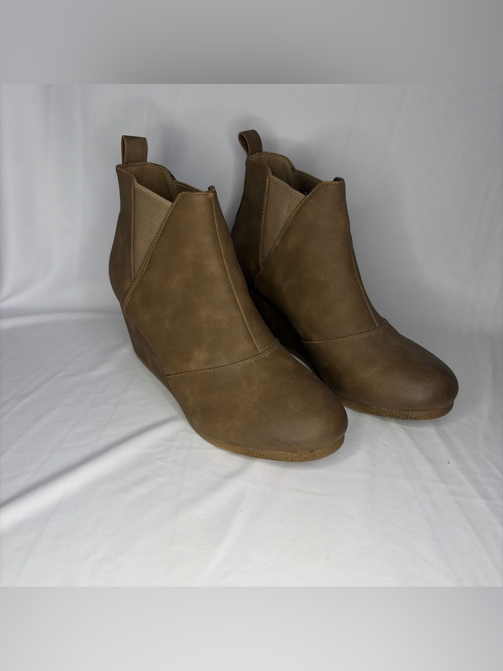 Pierre Dumas Tan Brown Wedge Ankle Booties